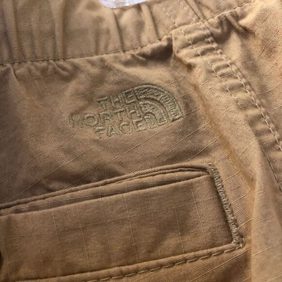 The North Face Men's Khaki Tan Cargo Shorts Medium Safari Hiking Trail A… - Picture 7 of 12